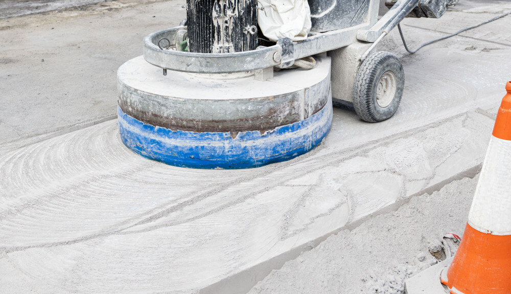 working-grinding-machine-polishing-a-concrete-surf-2025-02-03-03-01-34-utc.jpg